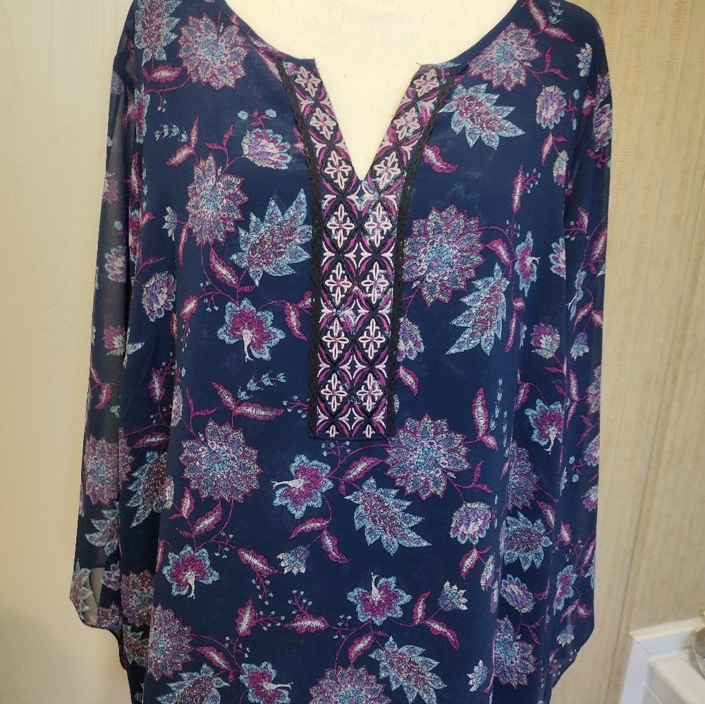 Belle By Kim Gravel Floral Navy and Pink Women's Top